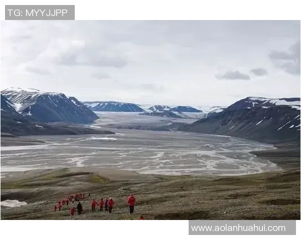 南极与北极足球明星对决引领冰雪奇迹与极限竞技风潮 南极与北极足球明星对决引领冰雪奇迹与极限竞技风潮
