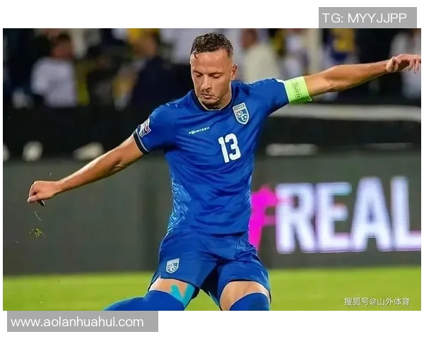 中锋视角解读球星足球核心价值与团队进攻关键作用 中锋视角解读球星足球核心价值与团队进攻关键作用